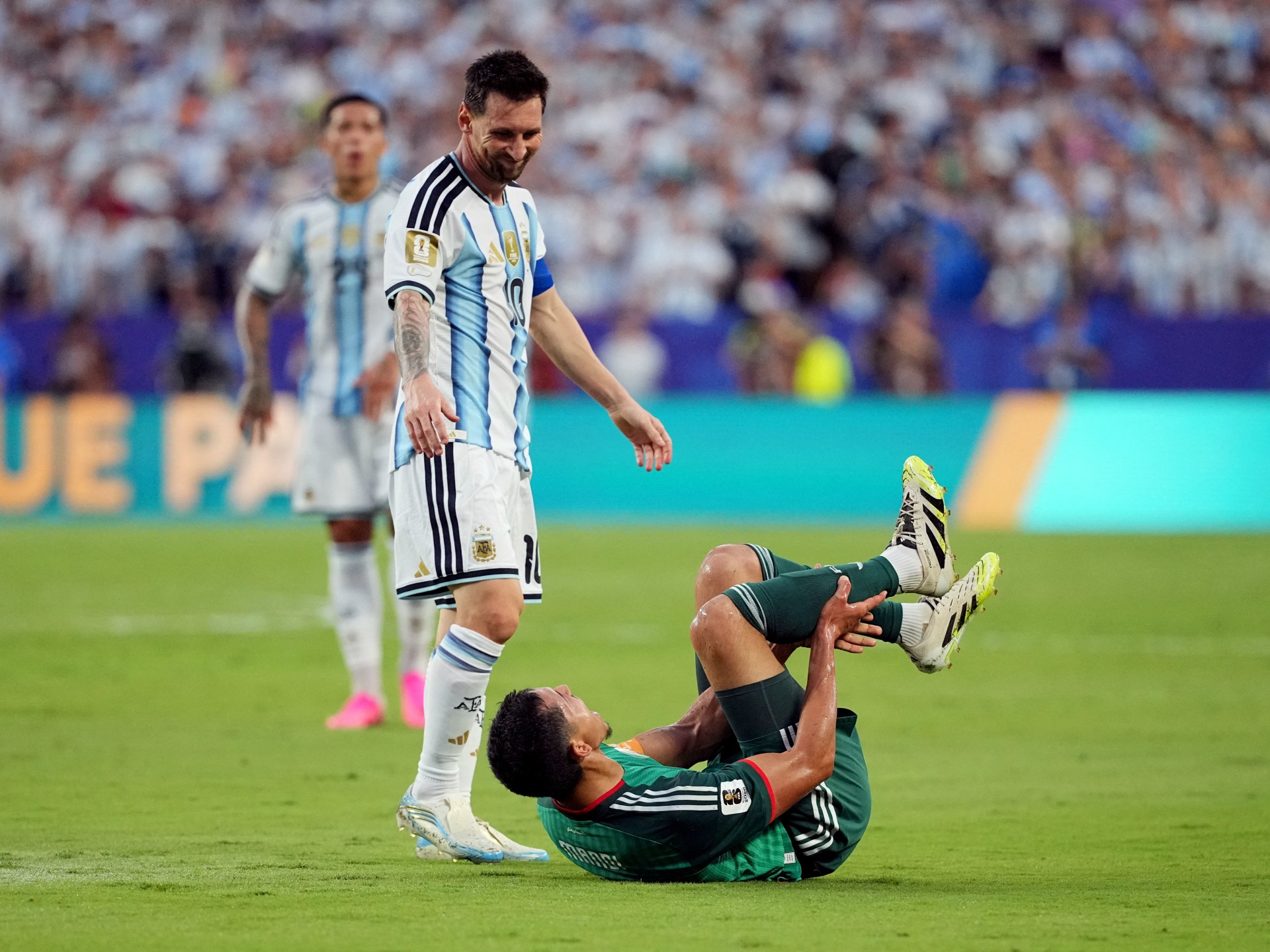 الاتحاد الجزائري يشكو التحكيم إلى الفيفا بعد الخسارة أمام الأرجنتين 