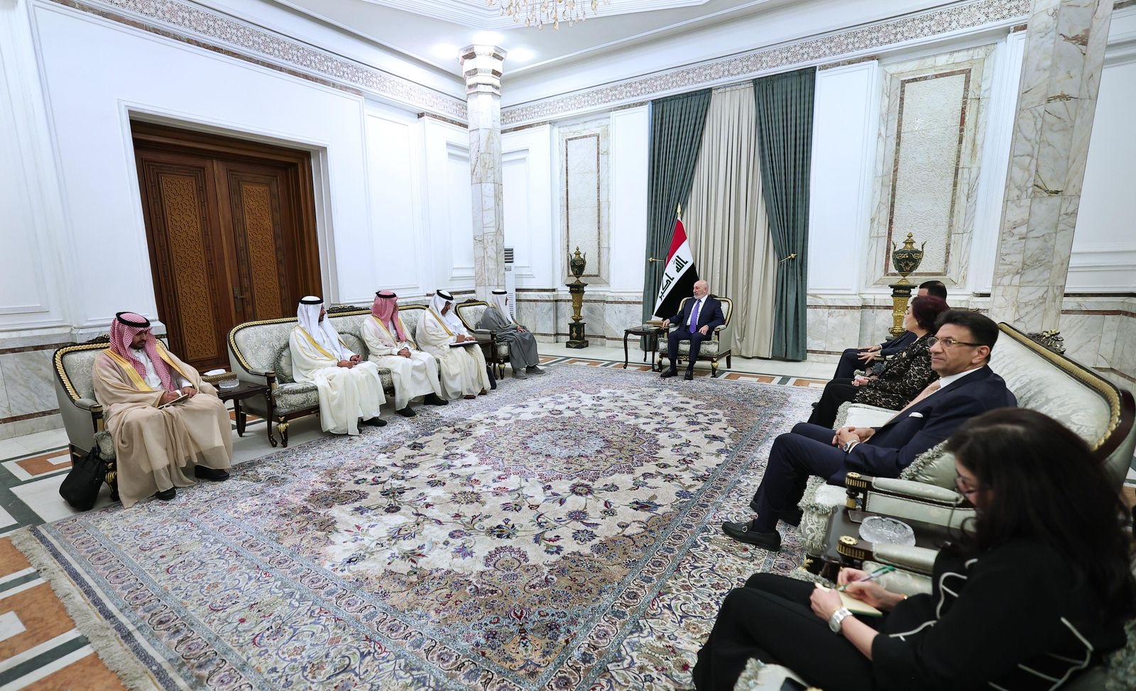 رئيس الجمهورية يستقبل امين عام مجلس التعاون الخليجي ويؤكد على متانة العلاقات العراقية الخليجية 