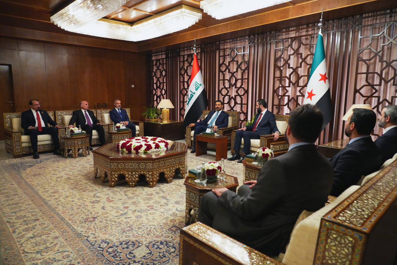 الرئيس الزيدي والشرع يؤكدان تعزيز الشراكة والتعاون بين العراق وسوريا