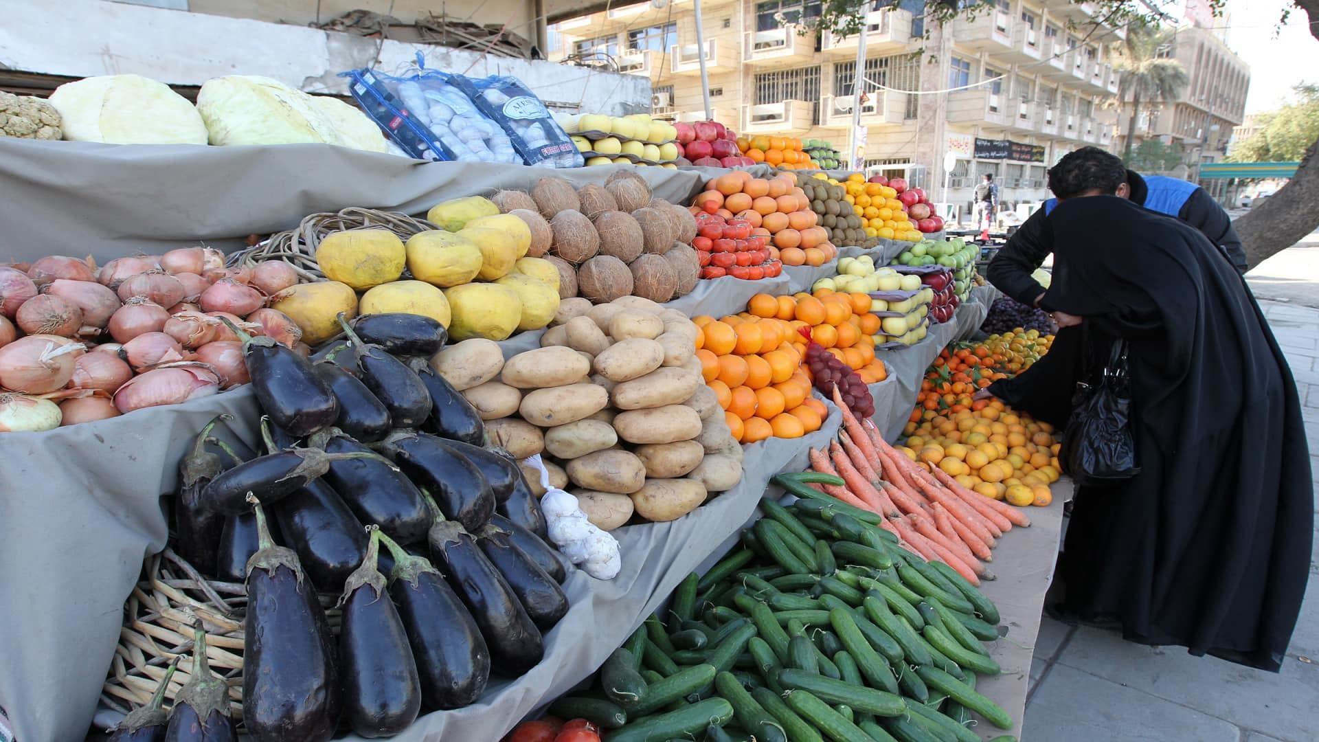 “الزراعة” تلوّح بفتح الاستيراد لخفض أسعار المنتجات في الأسواق العراقية