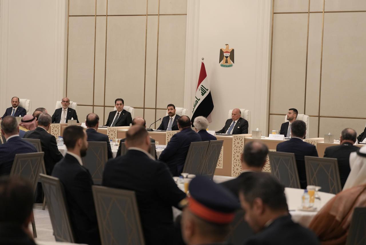 الرئيس الزيدي من عمّان: امتيازات للمستثمرين وبدء امتداد طريق التنمية مطلع العام المقبل